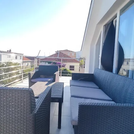 Sunny Attic With Balcony & Modern With Outdoor Area, No Balcony *