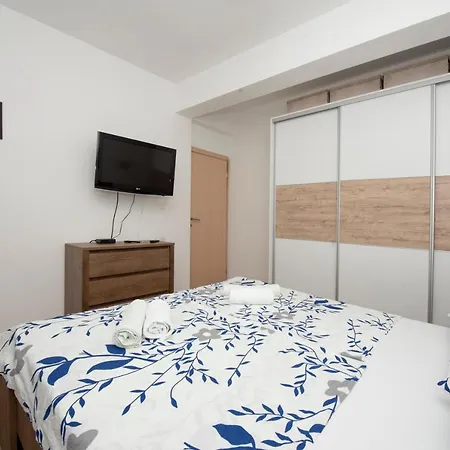 Apartamento Sunny Attic With Balcony & Modern With Outdoor Area, No Balcony *