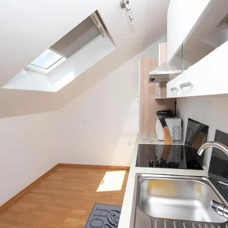 Sunny Attic With Balcony & Modern With Outdoor Area, No Balcony Apartamento