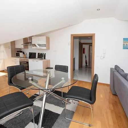 Sunny Attic With Balcony & Modern With Outdoor Area, No Balcony Trogir