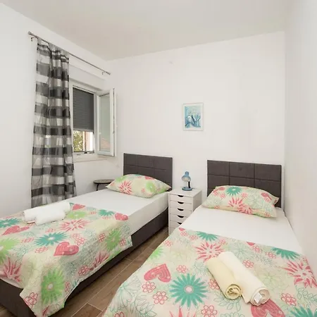 Sunny Attic With Balcony & Modern With Outdoor Area, No Balcony *