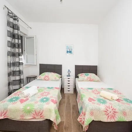 Apartamento Sunny Attic With Balcony & Modern With Outdoor Area, No Balcony *