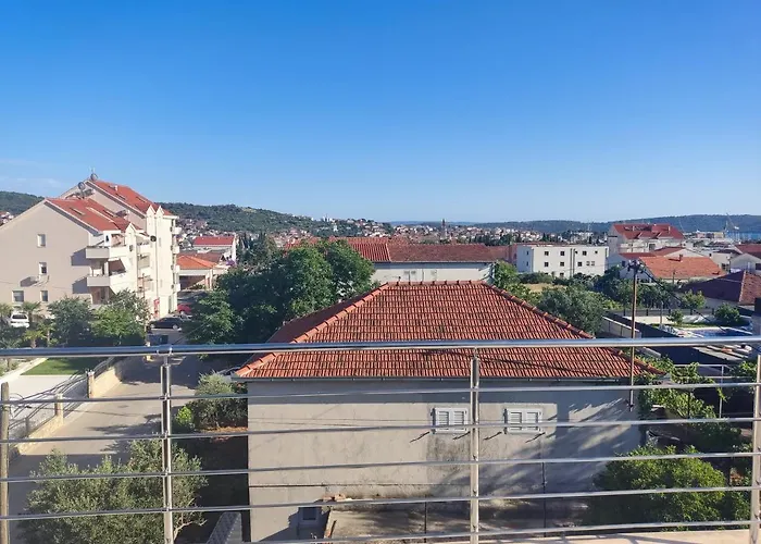 Appartamento Sunny Attic With Balcony & Modern With Outdoor Area, No Balcony