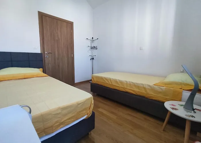 Sunny Attic With Balcony & Modern With Outdoor Area, No Balcony *