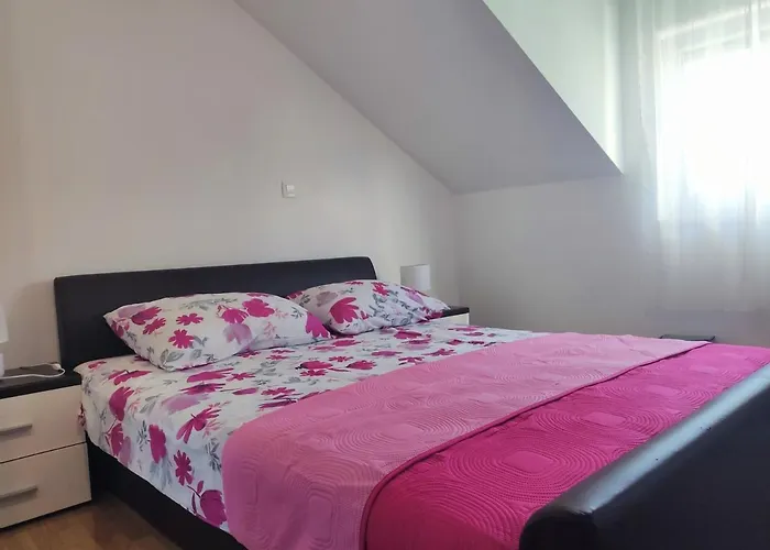 Sunny Attic With Balcony & Modern With Outdoor Area, No Balcony