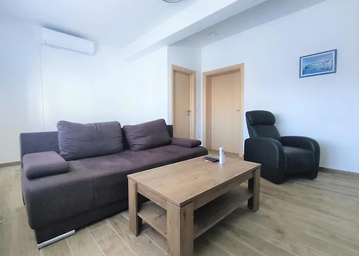 Appartement Sunny Attic With Balcony & Modern With Outdoor Area, No Balcony *