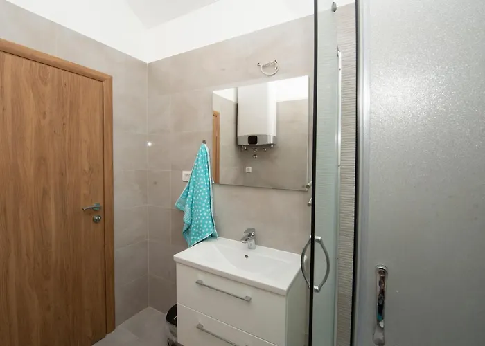 Sunny Attic With Balcony & Modern With Outdoor Area, No Balcony *