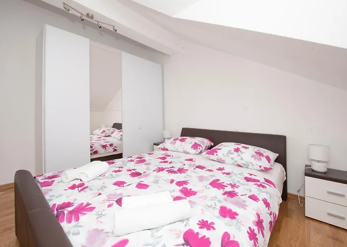 Sunny Attic With Balcony & Modern With Outdoor Area, No Balcony Trogir