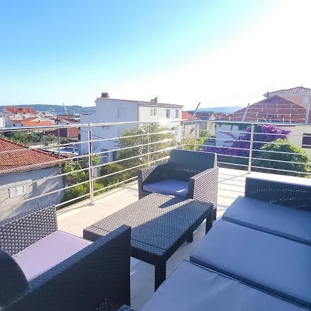 Sunny Attic With Balcony & Modern With Outdoor Area, No Balcony *