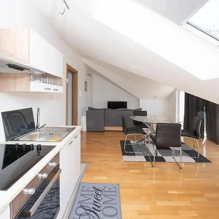 Sunny Attic With Balcony & Modern With Outdoor Area, No Balcony *