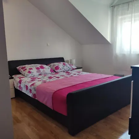 Sunny Attic With Balcony & Modern With Outdoor Area, No Balcony Apartment *
