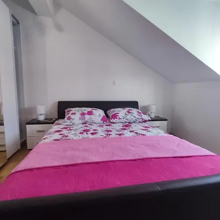 Sunny Attic With Balcony & Modern With Outdoor Area, No Balcony Apartment *