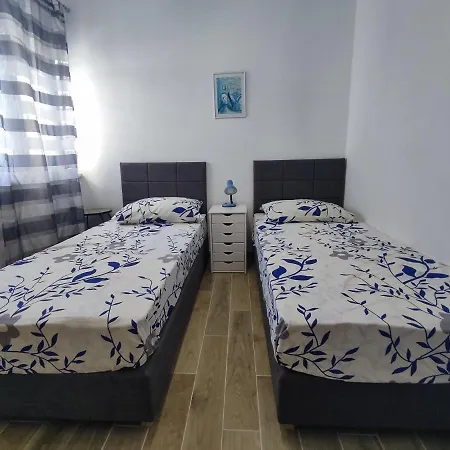 Sunny Attic With Balcony & Modern With Outdoor Area, No Balcony *