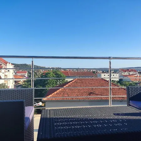 Sunny Attic With Balcony & Modern With Outdoor Area, No Balcony Apartment