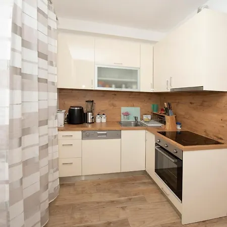 דירה Sunny Attic With Balcony & Modern With Outdoor Area, No Balcony *