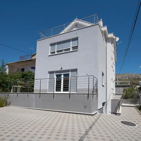 Sunny Attic With Balcony & Modern With Outdoor Area, No Balcony Διαμέρισμα
