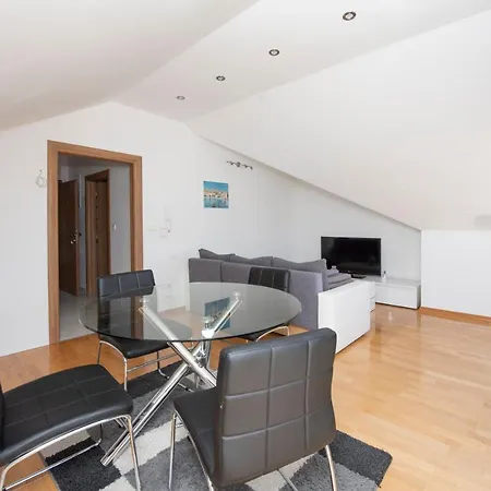 Sunny Attic With Balcony & Modern With Outdoor Area, No Balcony Διαμέρισμα