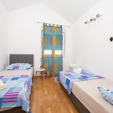 Sunny Attic With Balcony & Modern With Outdoor Area, No Balcony