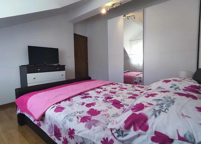 Sunny Attic With Balcony & Modern With Outdoor Area, No Balcony Apartment