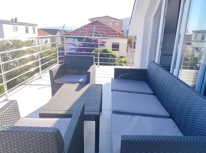 Apartment Sunny Attic With Balcony & Modern With Outdoor Area, No Balcony Trogir