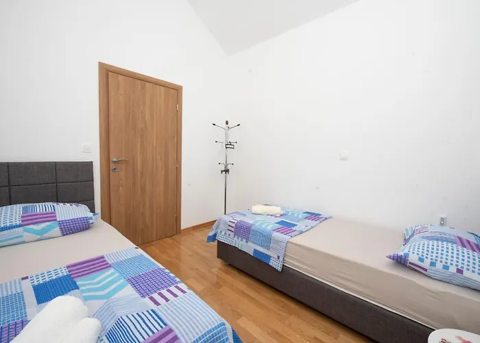 Sunny Attic With Balcony & Modern With Outdoor Area, No Balcony