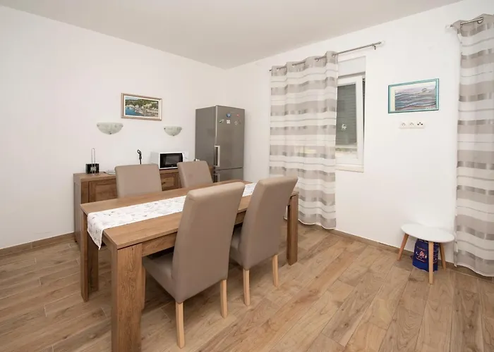 Apartment Sunny Attic With Balcony & Modern With Outdoor Area, No Balcony