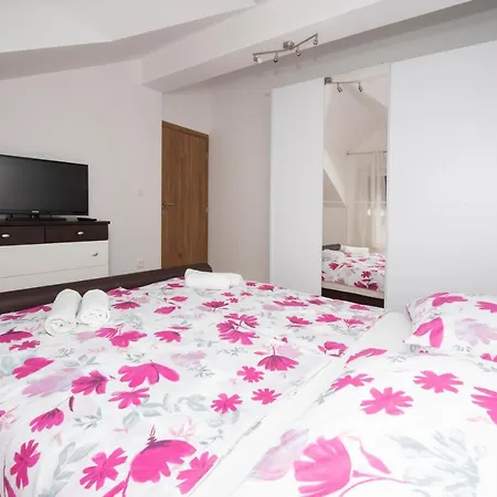 Lägenhet Sunny Attic With Balcony & Modern With Outdoor Area, No Balcony Trogir