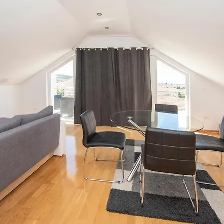 Sunny Attic With Balcony & Modern With Outdoor Area, No Balcony *