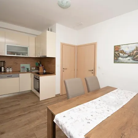 Lägenhet Sunny Attic With Balcony & Modern With Outdoor Area, No Balcony Trogir