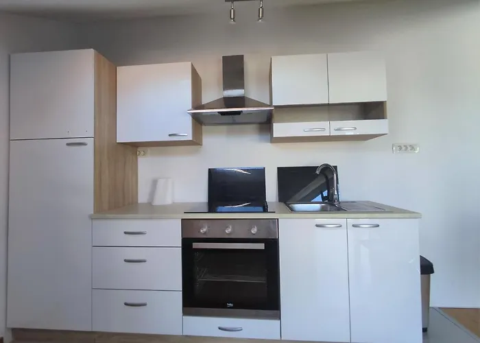 Apartament Sunny Attic With Balcony & Modern With Outdoor Area, No Balcony