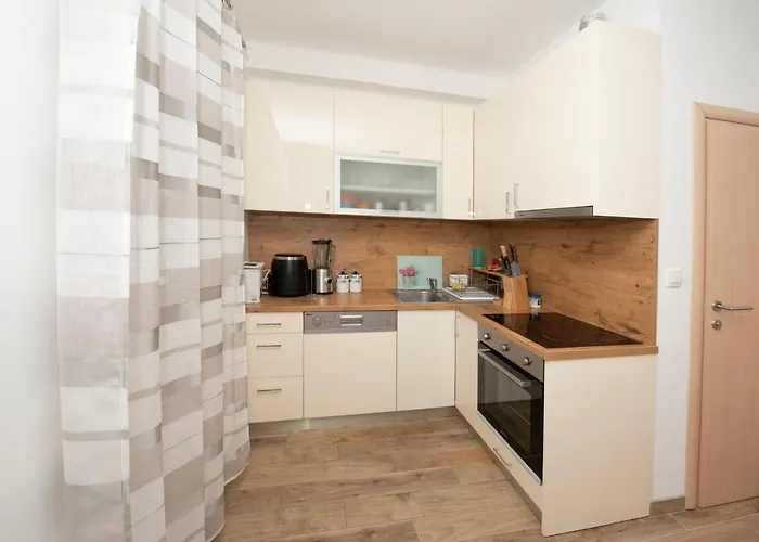 Apartament Sunny Attic With Balcony & Modern With Outdoor Area, No Balcony *