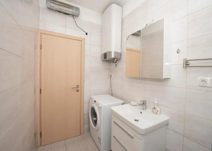 Sunny Attic With Balcony & Modern With Outdoor Area, No Balcony Apartament *