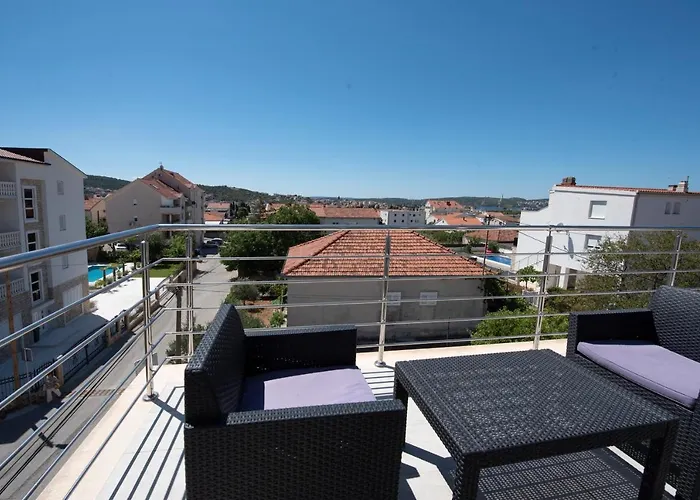 Apartament Sunny Attic With Balcony & Modern With Outdoor Area, No Balcony *