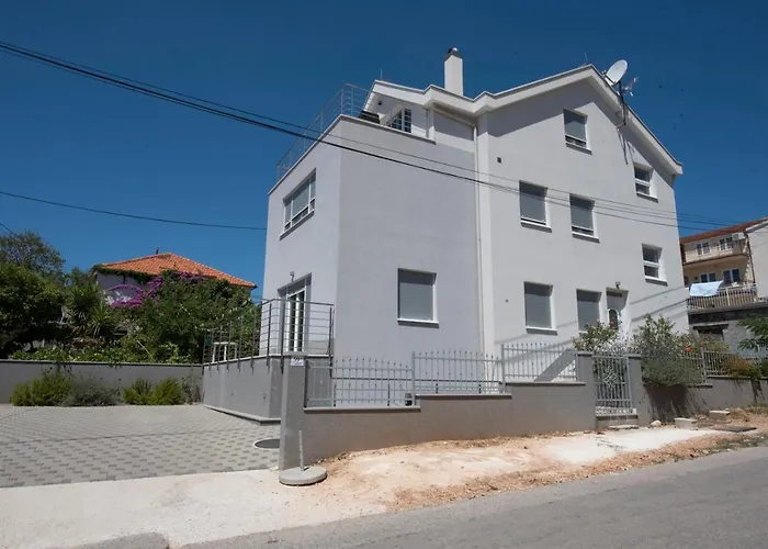 Apartament Sunny Attic With Balcony & Modern With Outdoor Area, No Balcony *