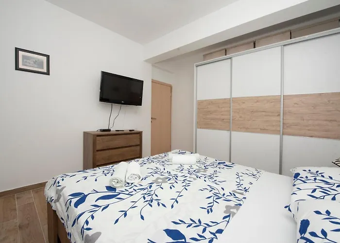 Apartament Sunny Attic With Balcony & Modern With Outdoor Area, No Balcony *